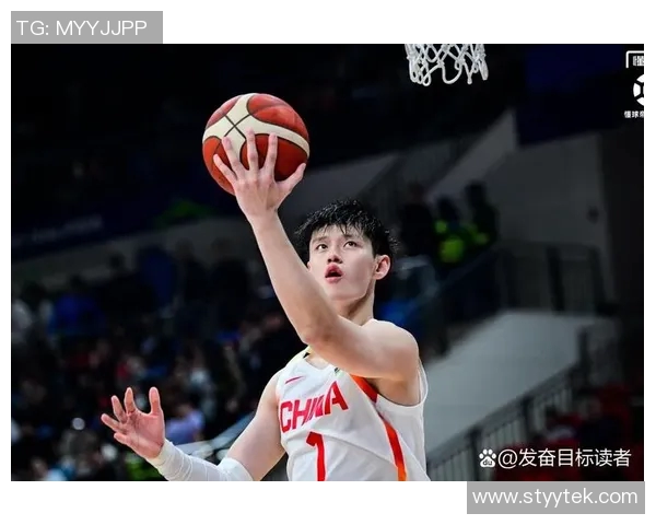 曾凡博的篮球之路：从青涩少年到职业赛场的蜕变与挑战
